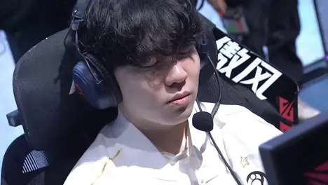 英雄联盟S15全球总决赛赛制变革：双败赛制下的竞技公平性与电子竞技体育精神探讨